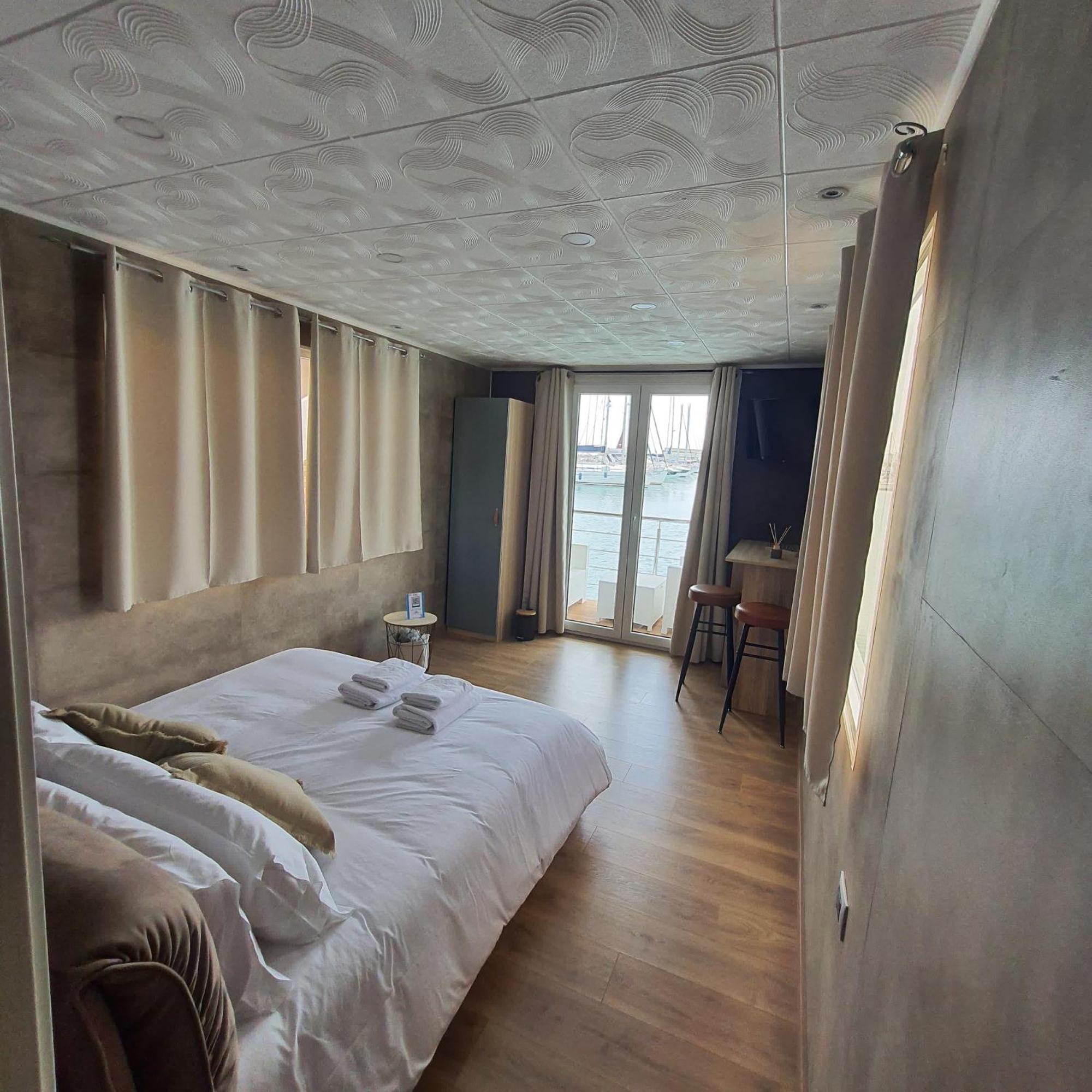 Viva Suitesboat Botel