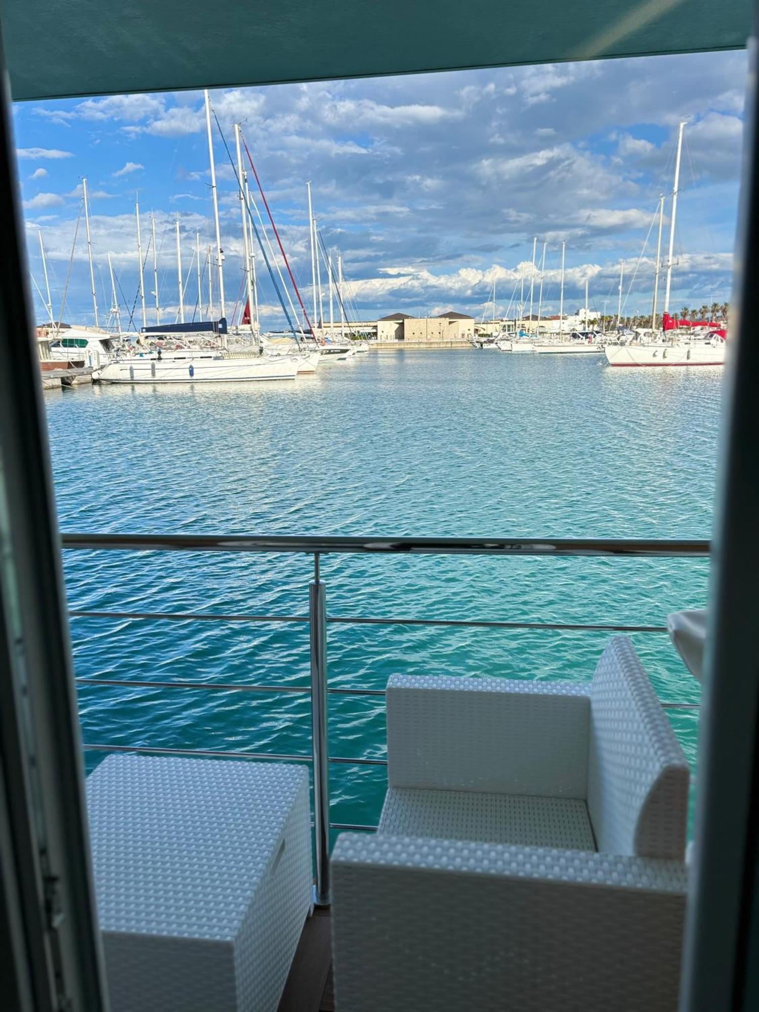 Viva Suitesboat Botel Marina Di Montenero