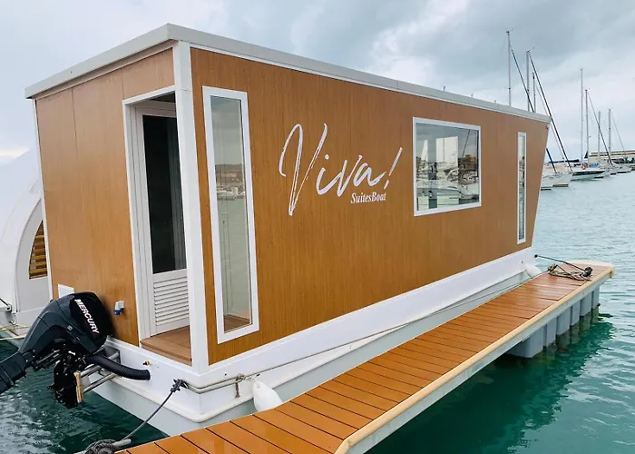 Viva Suitesboat
