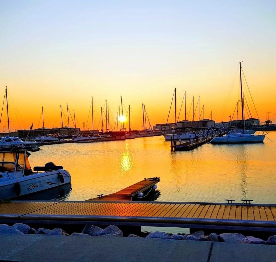 Viva Suitesboat Botel Marina Di Montenero